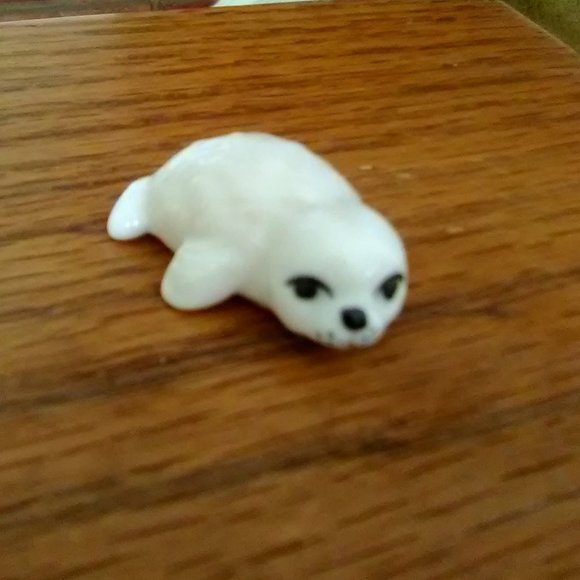 Bug House Baby Seal - Picture 1 of 4